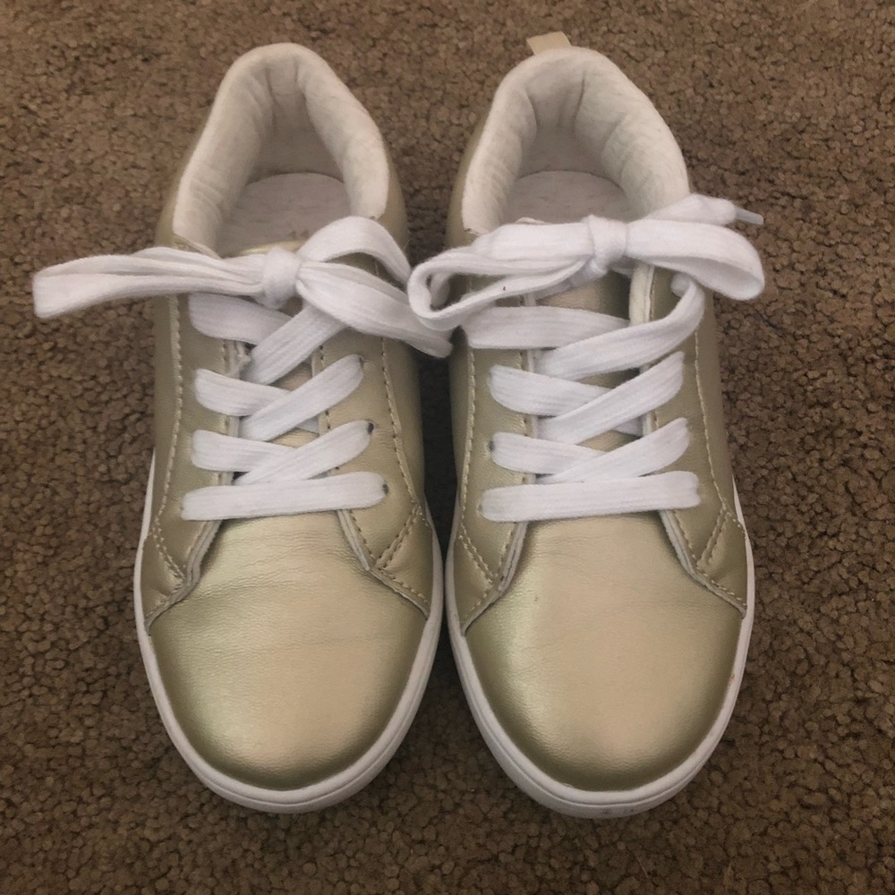 🌸Carter's🌸 girls sneaker